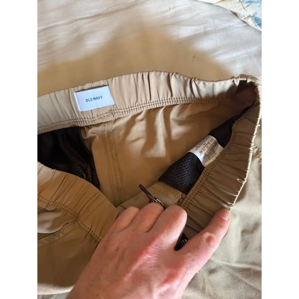 Old navy khaki  pull performance shorts size 14-16
